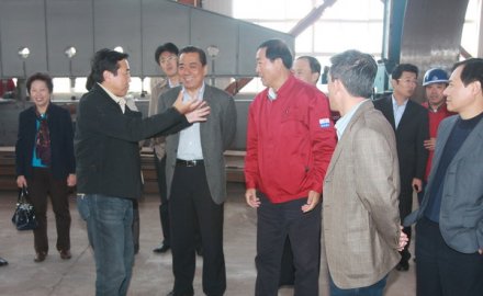 中国石油和化学工业联合会会长李勇武一行来dcbox小金库视察指导工作